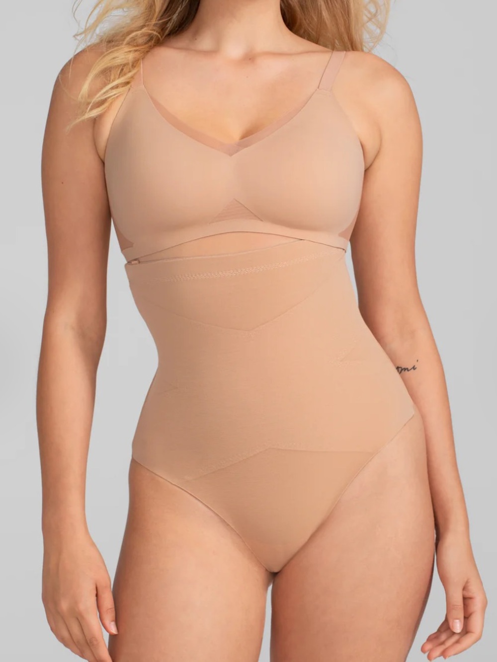 NWT Honeylove SuperPower Thong Shapewear - Tan/Sand Size Medium
